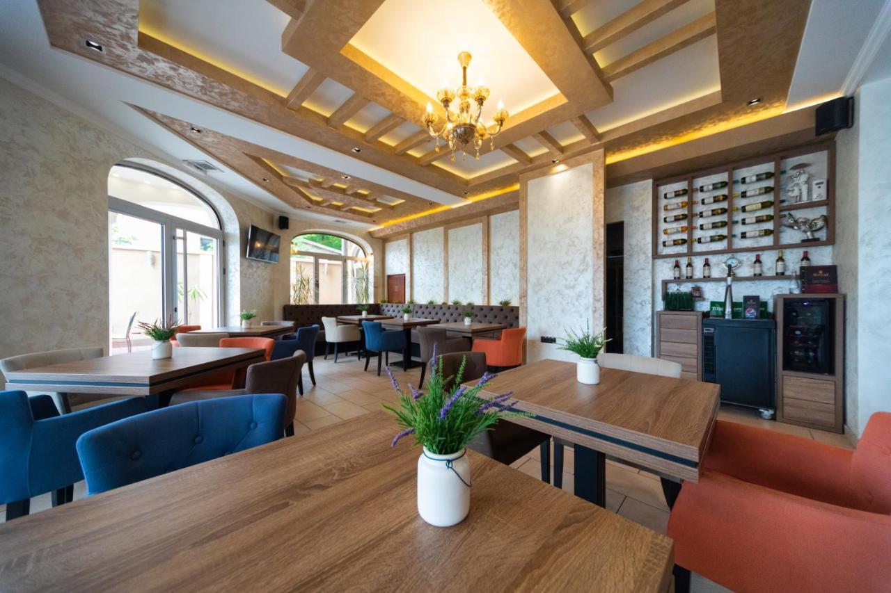 Garni Hotel Royal Crown Subotica Exterior photo