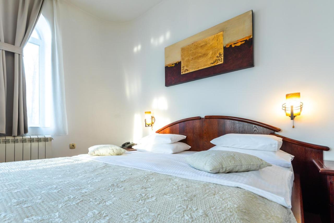 Garni Hotel Royal Crown Subotica Exterior photo