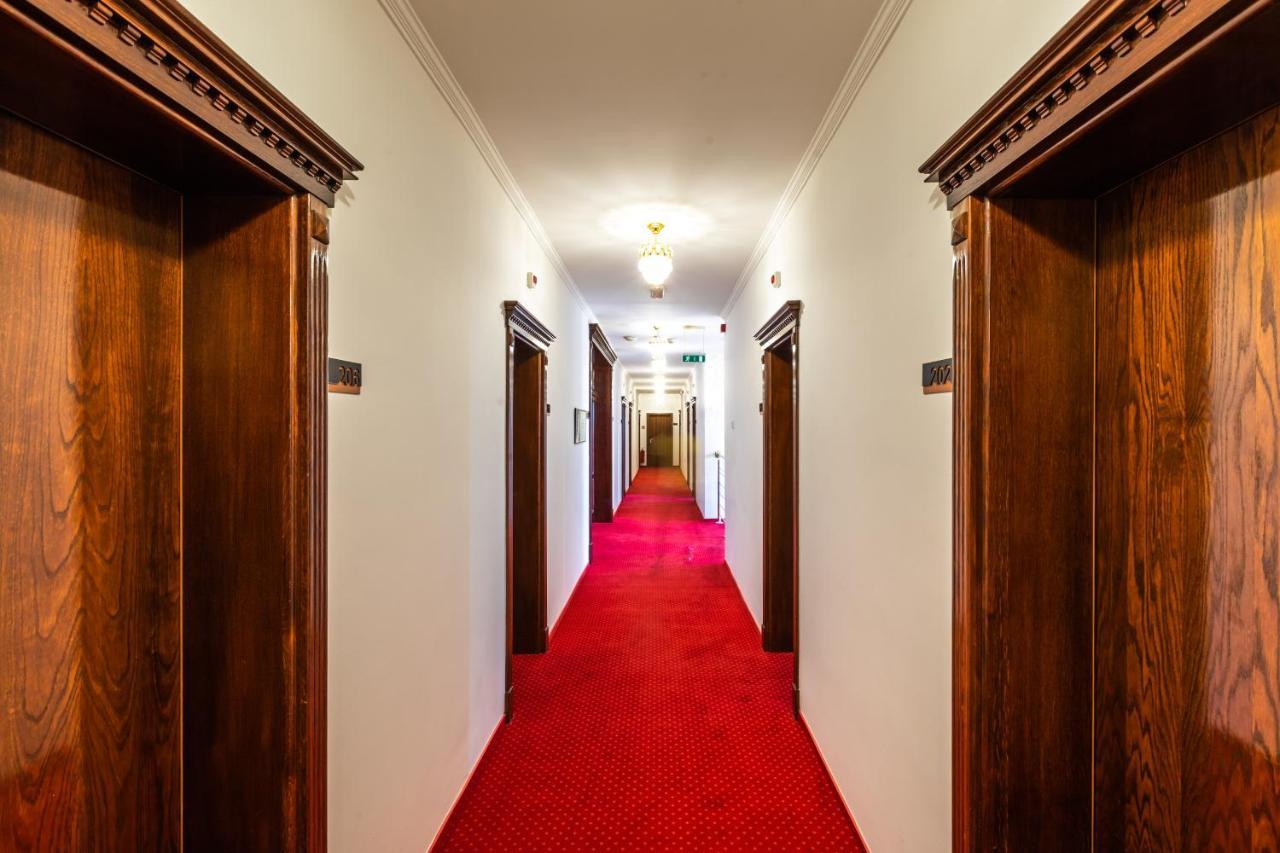 Garni Hotel Royal Crown Subotica Exterior photo