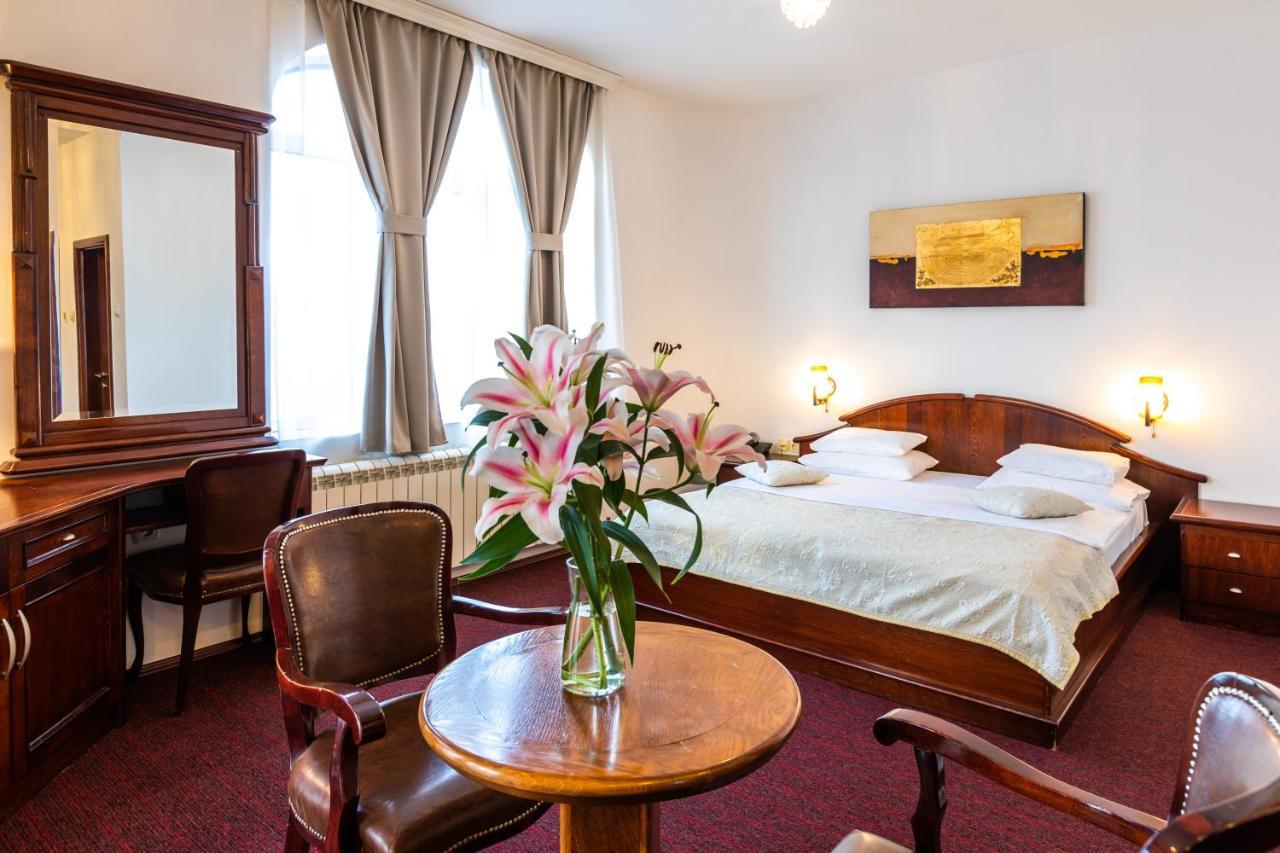 Garni Hotel Royal Crown Subotica Exterior photo