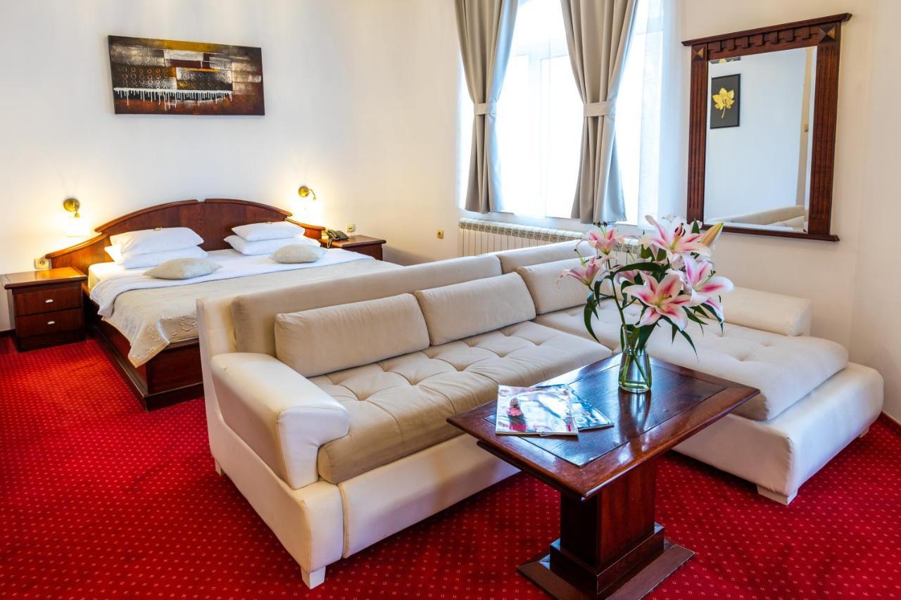 Garni Hotel Royal Crown Subotica Exterior photo