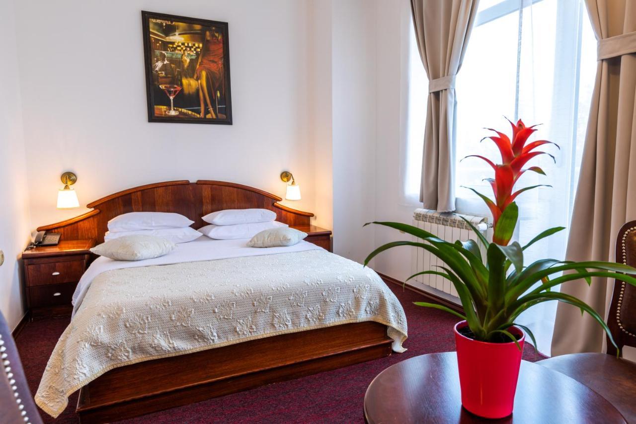 Garni Hotel Royal Crown Subotica Exterior photo